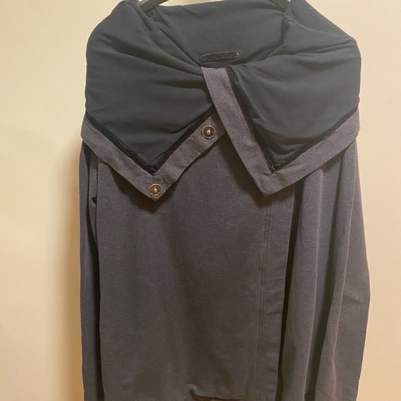 Women's Lululemon Savasana Wrap Jacket Gray Size 6 Buttons - Picture 2 of 9